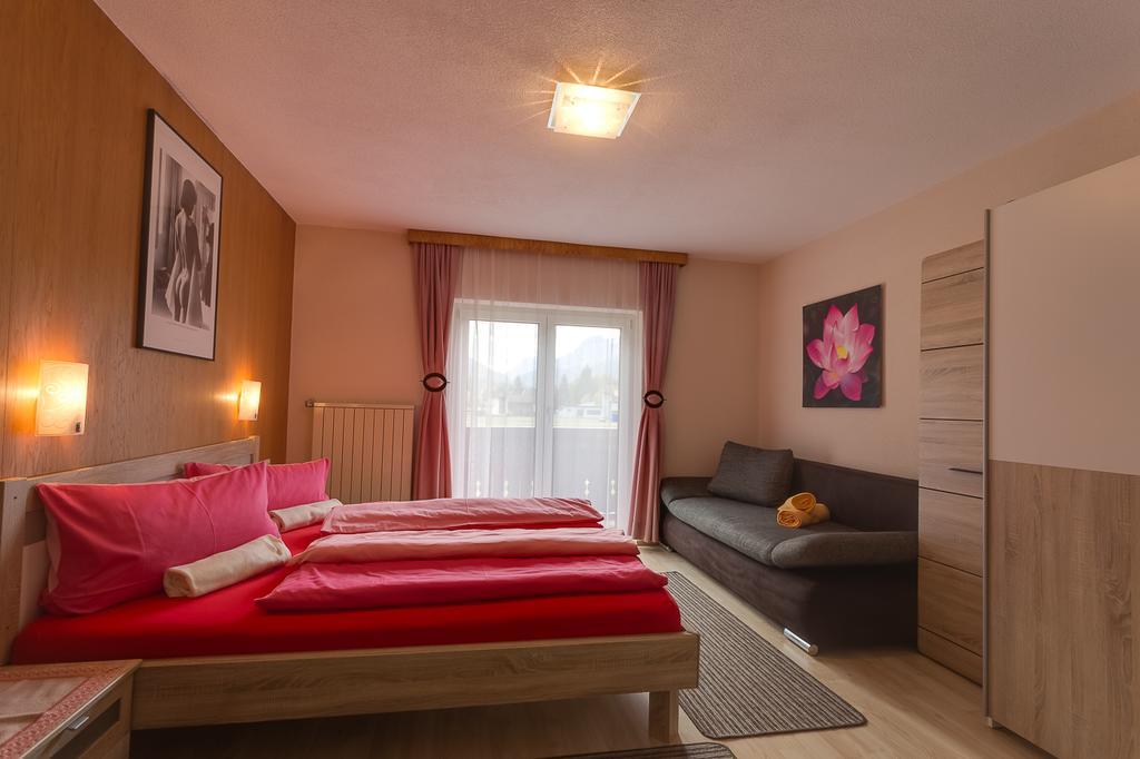 Biancas Ferienwohnung Im Haus Roswitha Tumpen Bagian luar foto