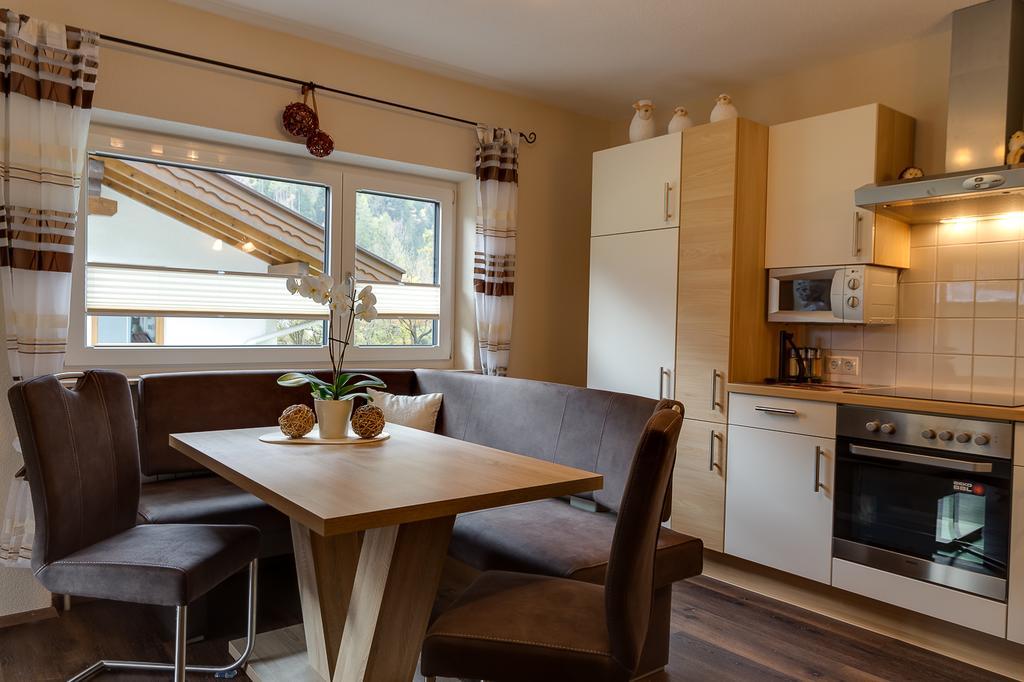 Biancas Ferienwohnung Im Haus Roswitha Tumpen Bagian luar foto