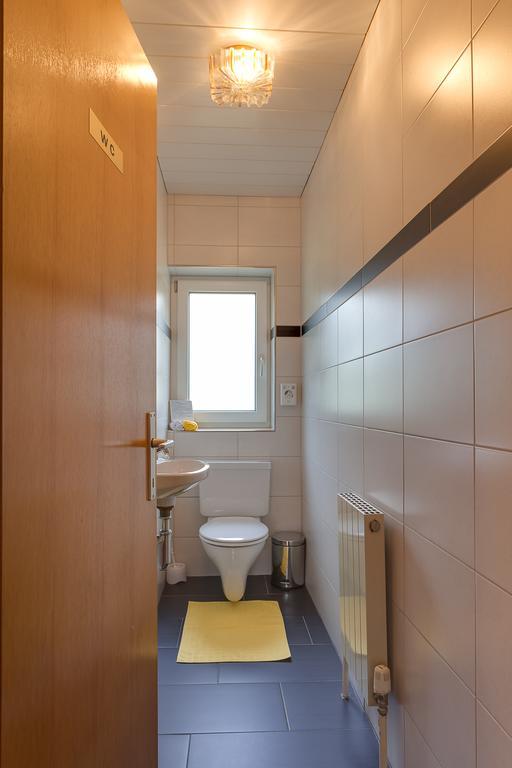 Biancas Ferienwohnung Im Haus Roswitha Tumpen Bagian luar foto