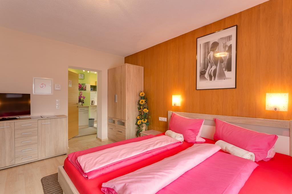 Biancas Ferienwohnung Im Haus Roswitha Tumpen Bagian luar foto