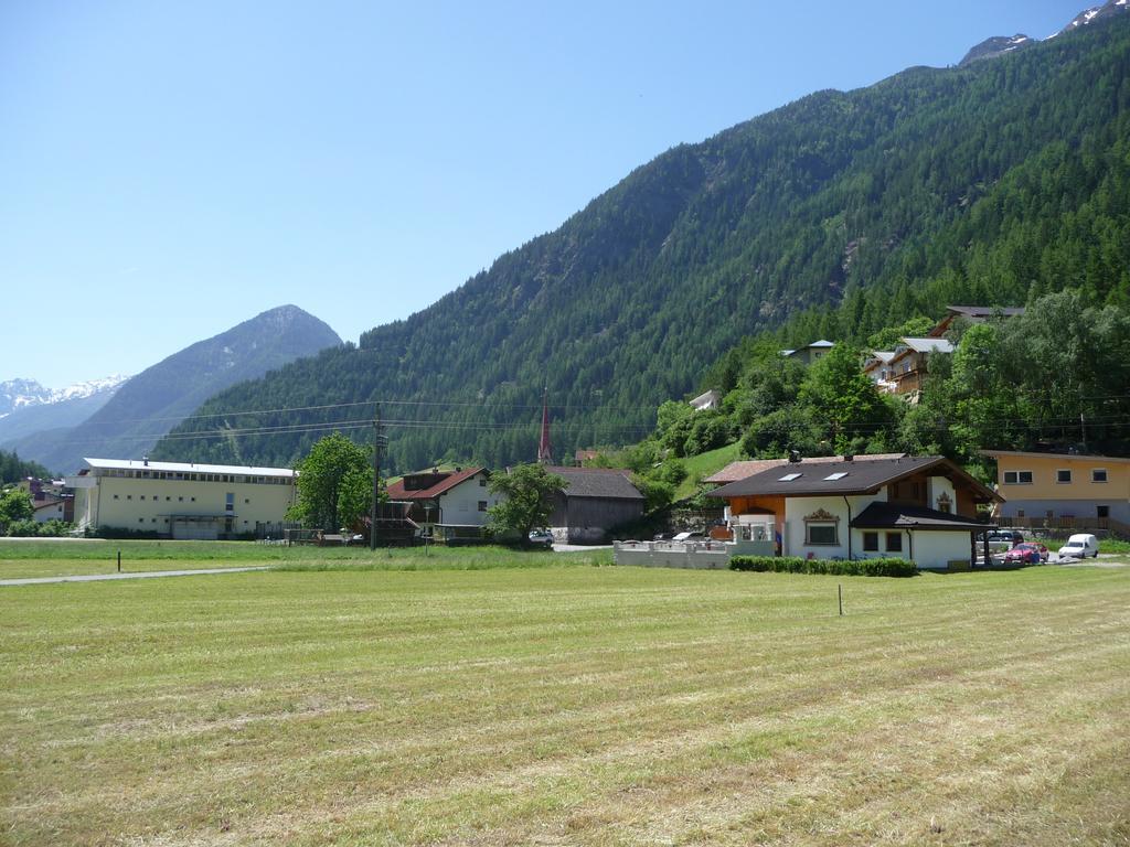 Biancas Ferienwohnung Im Haus Roswitha Tumpen Bagian luar foto