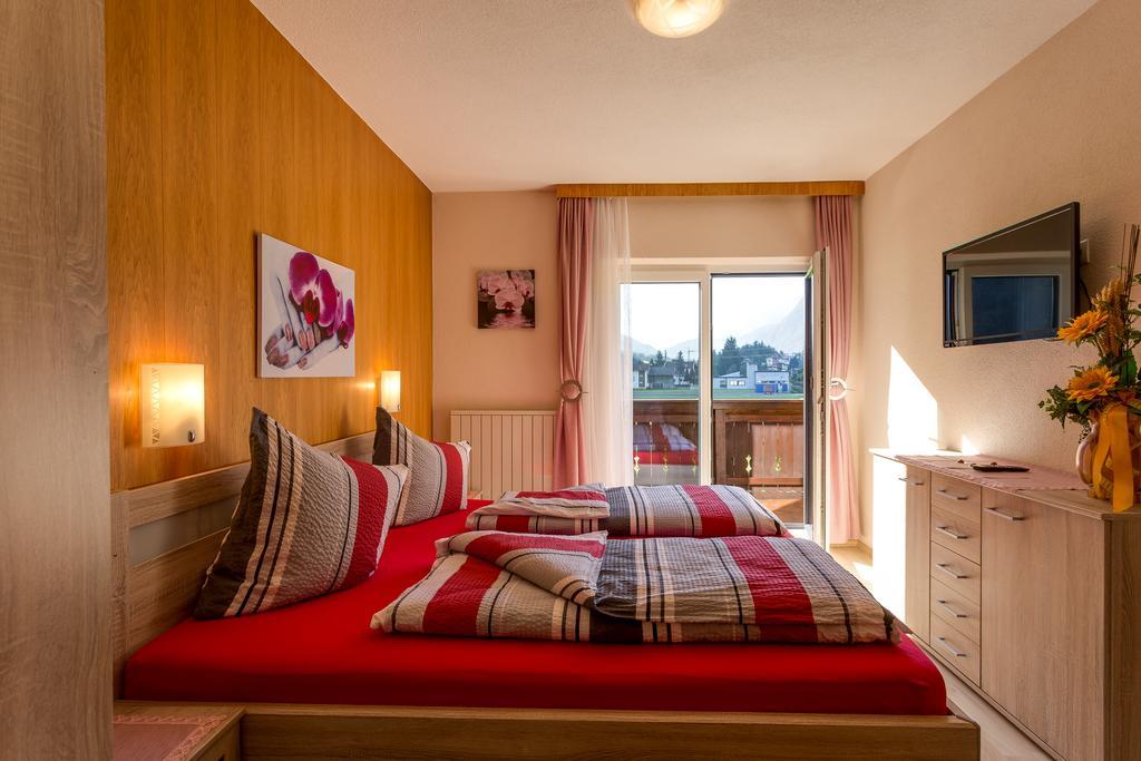 Biancas Ferienwohnung Im Haus Roswitha Tumpen Bagian luar foto